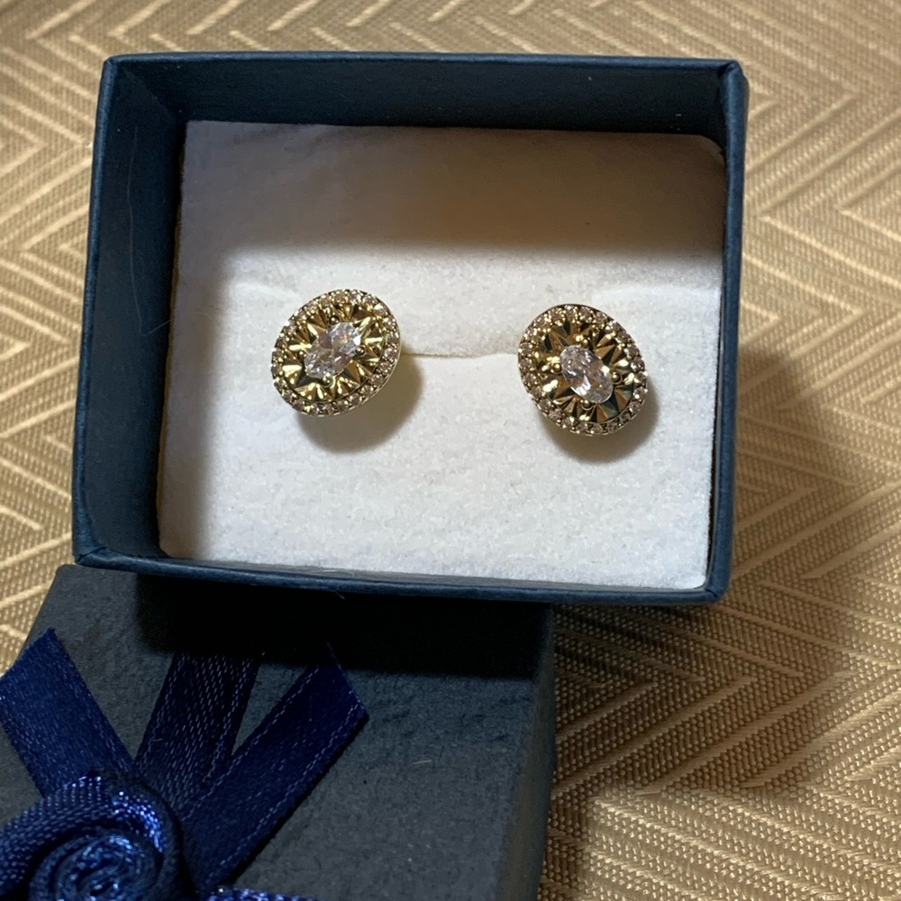 Elegant Gold Oval with rhinestones Stud Earrings